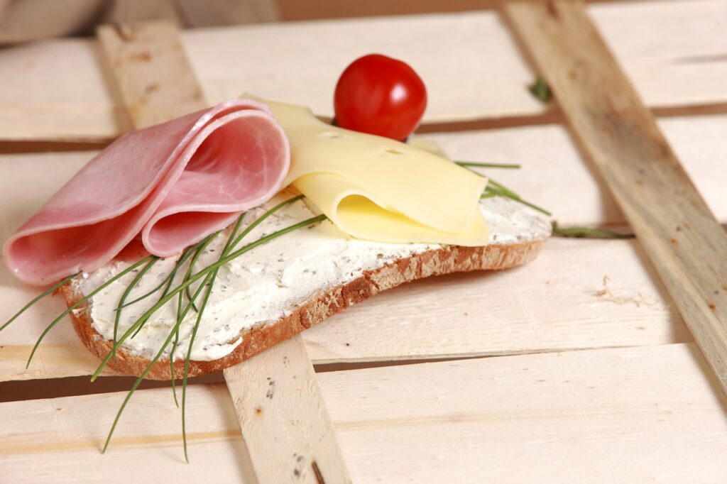 open sandwich, bread, bread and butter-1331447.jpg